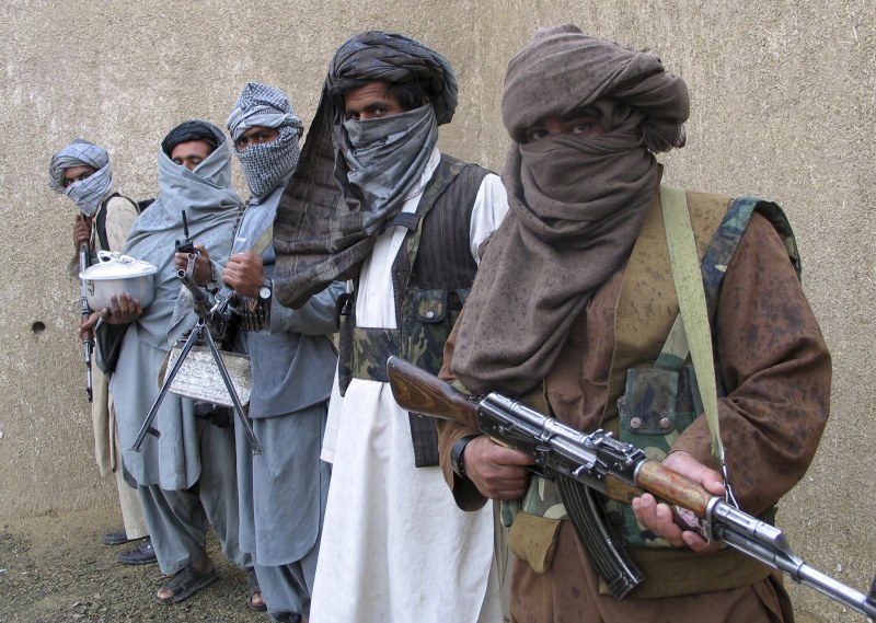 Талибани нанесоха сериозни удари в град в Афганистан