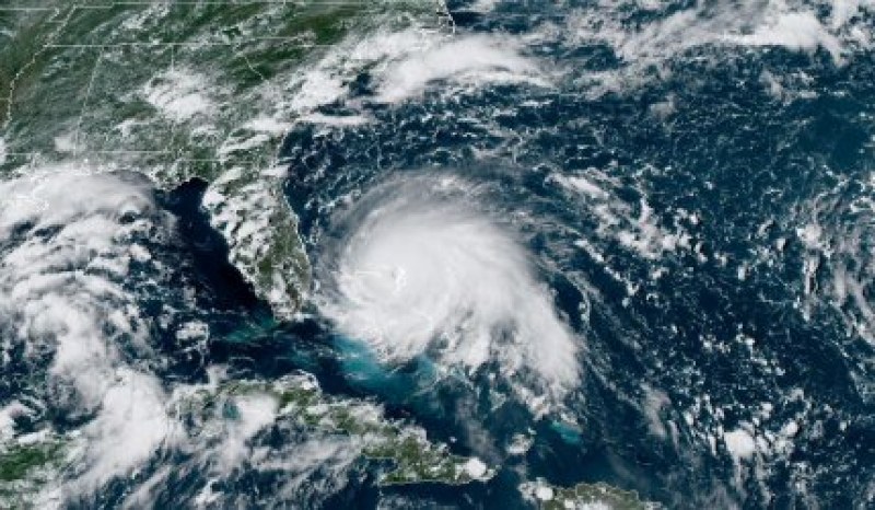 Расте броят на жертвите на урагана 