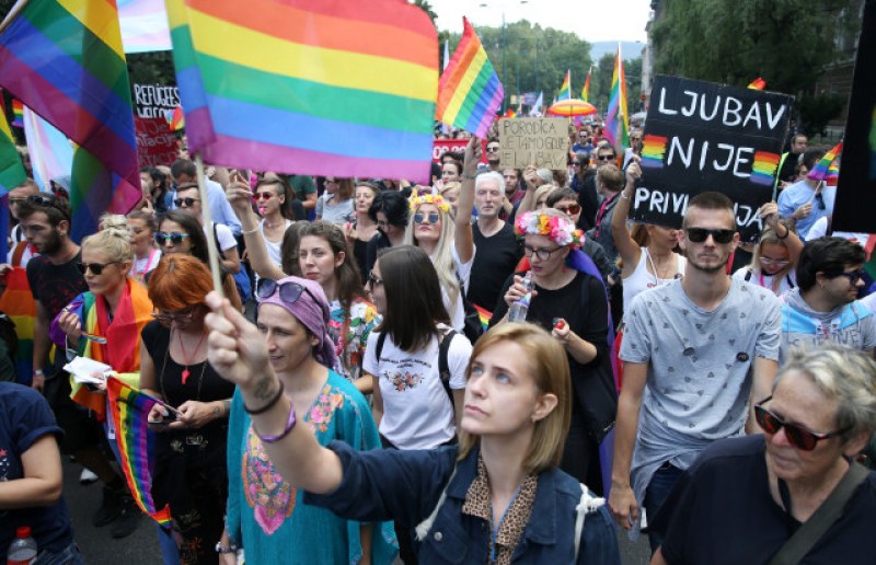 За пръв път се проведе гей парад в Сараево