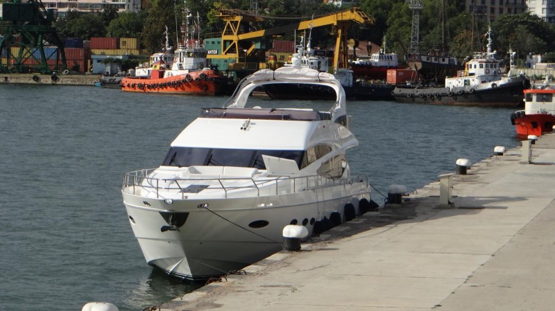 22-годишен белгиец падна от яхта във Варна! Издирват го