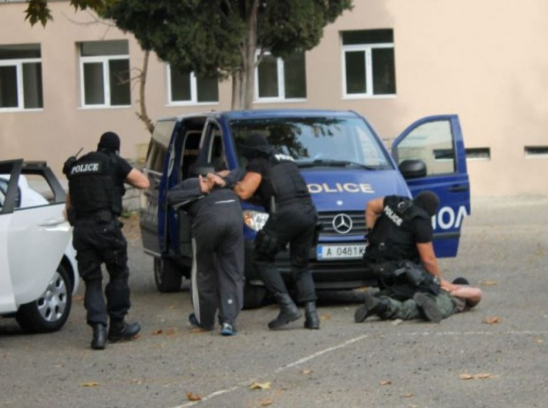 Френски и български служби разбиха група за трафик на работници! €60 на ден, ама друг път