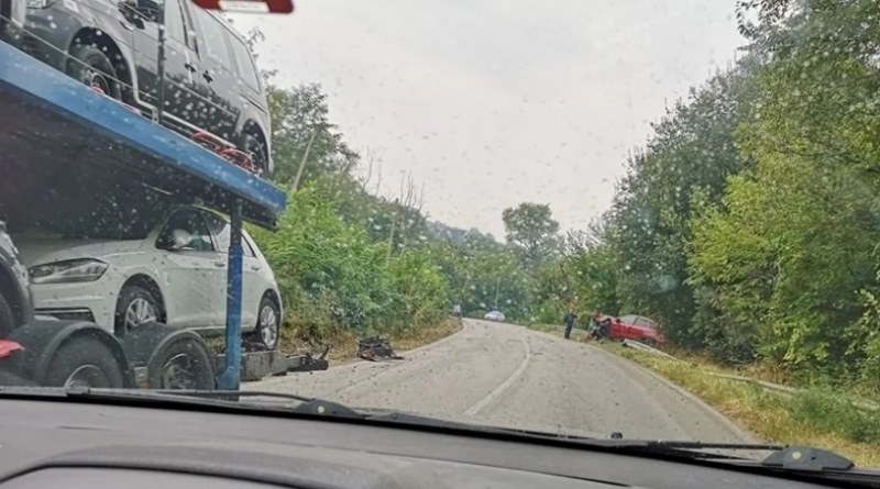 Зрелищна катастрофа във Видинско: Мерцедес се заби в автовоз СНИМКИ