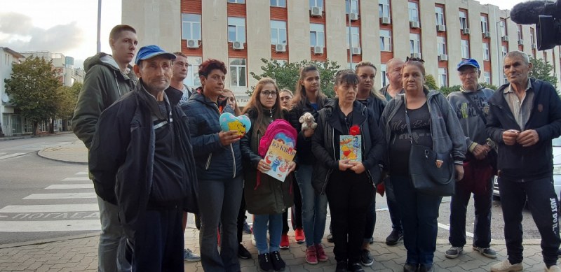 Сотиря пред съда в Сливен: Затвор за убийците, стига гаври с паметта на Криси