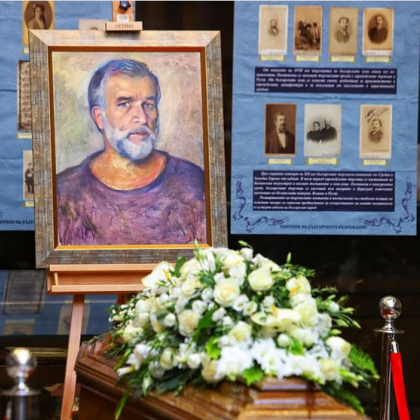 Изпратиха Любомир Левчев в последния му път СНИМКИ