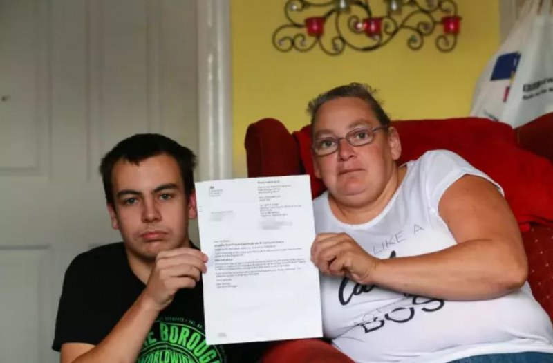 Майка получи официално писмо: Синът Ви е мъртъв... оказа се, че е на работа!?