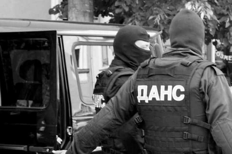 Арестуваха служител на ДАНС в Пловдив. Бил в банда за рекет и отвличания