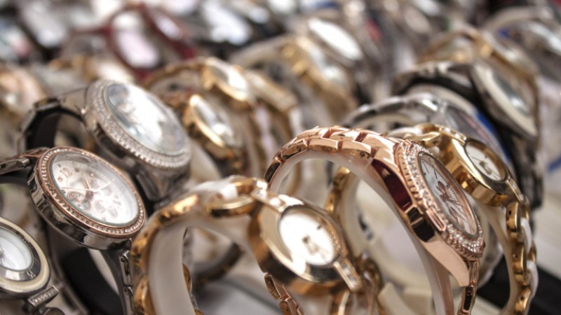Онлайн магазин мами клиенти. Пробутва евтини часовници – луксозни!