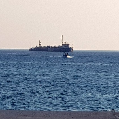 Зрелищно! Дилъри спасиха полицаи от удавяне, но пак ги закопчаха