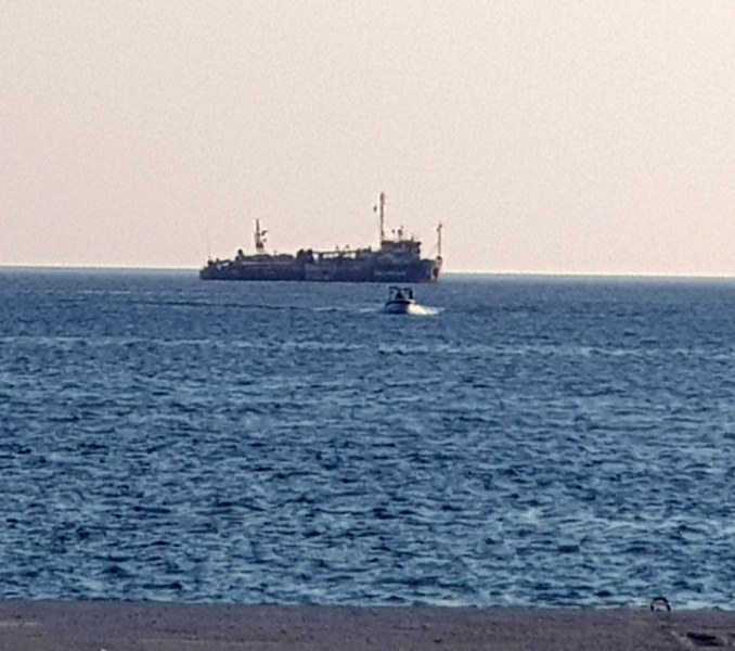 Зрелищно! Дилъри спасиха полицаи от удавяне, но пак ги закопчаха