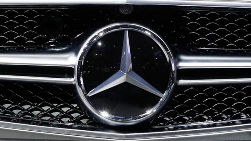 Mercedes дава €3000 на клиенти, ако направят старите дизели по-еко