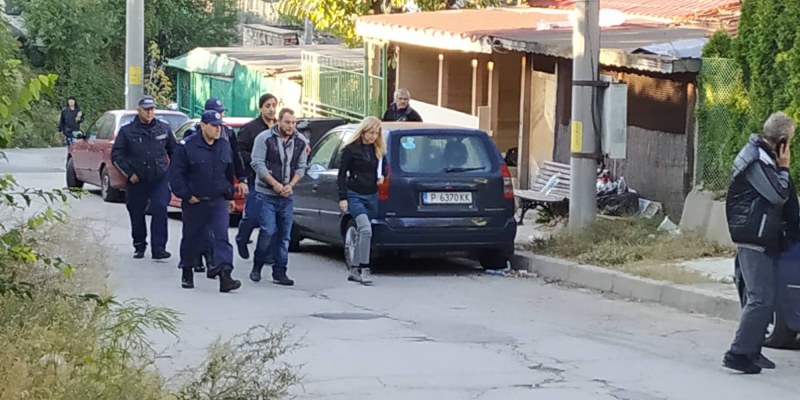 Убийство до църква в Русе! Улица е в кръв, извършителят – задържан СНИМКИ