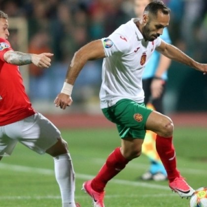 Англия разгроми България с 0:6, спряха мача 2 пъти заради расистки прояви