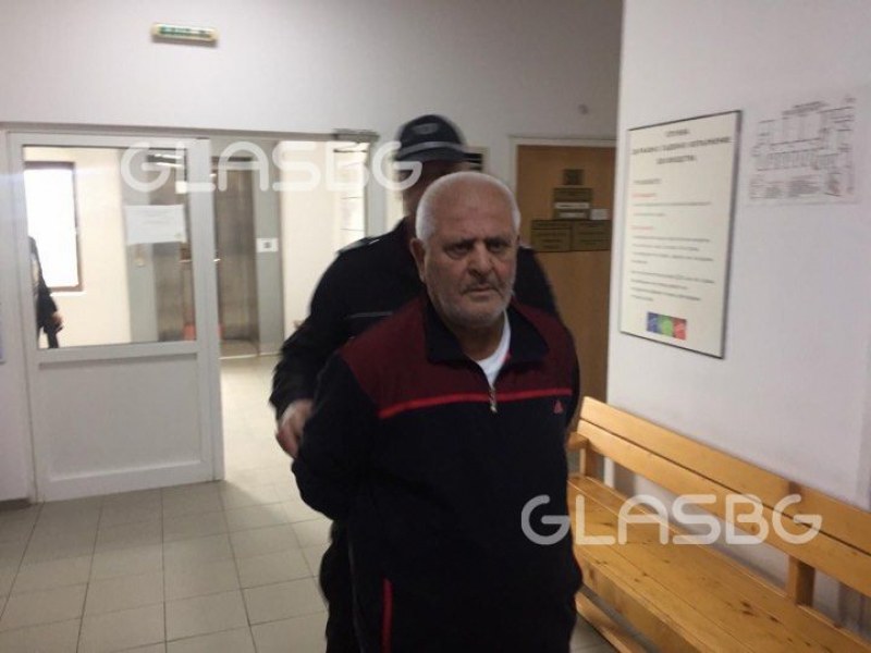 Кондукторът, обарвал 13-годишна в рейс в Пловдив, се отърва с лека присъда