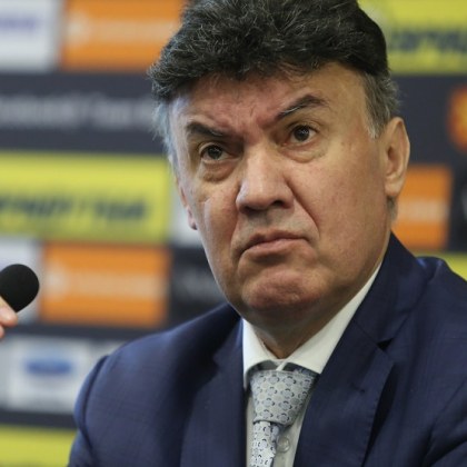 Изпълкомът се строява, за пореден път: Боби-то се уволнява, останалите –