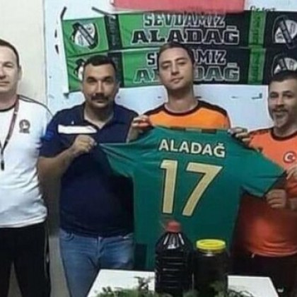 Футболен трансфер за... 10 кила сладко. Турската одисея на Октай Каракан!