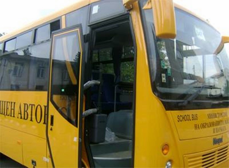 Задържаха шофьор на автобус пиян, тръгвал на екскурзия с ученици от Божурище