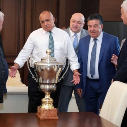 Шампионският трофей на Локомотив Пловдив се завръща на