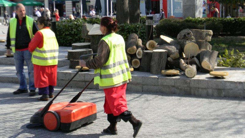 2700 общински служители в Пловдив с бонус през октомври, правят проверка