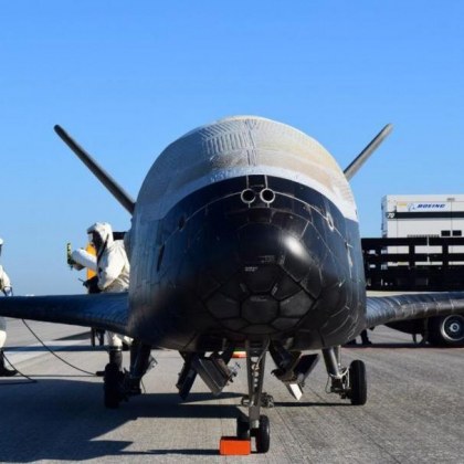 Тайната космическа мисия на САЩ: X-37B кацна след 780 дни в орбита