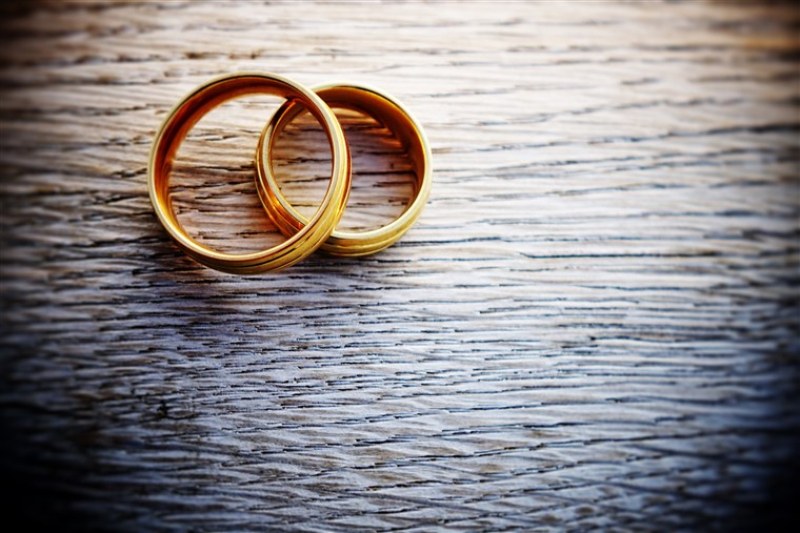 Демографската ни картинка: Женим се, 15,9 г. тънем в щастие и... развод!