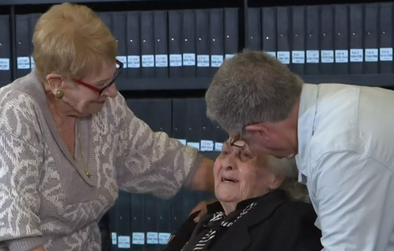 Тя ги спасила от Аушвиц по време на Втората световна... Днес се срещат отново