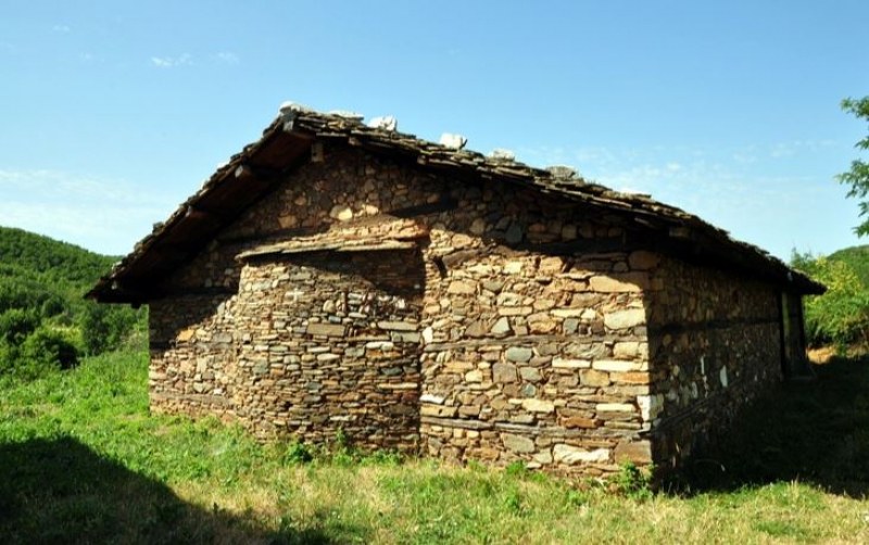 Строена за 7 нощи! Чудесата в една от най-старите църкви в Родопите