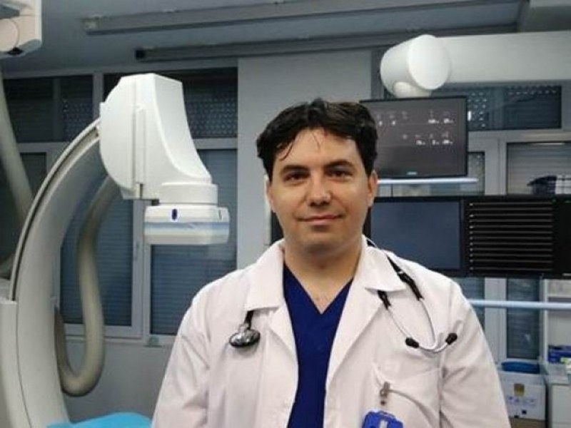 Млад лекар от Пазарджик спаси петима пациенти за едно денонощие!