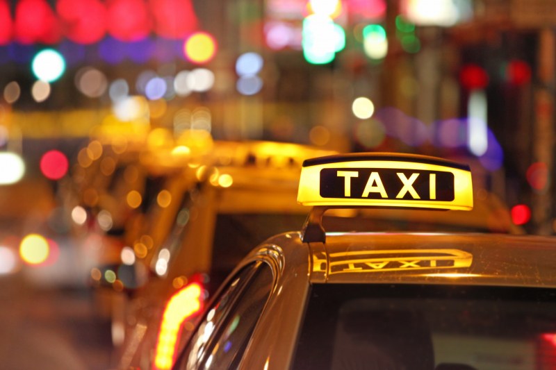 Тръгваш с такси, апаратът – не отчита! Таксиджията няма да върти 