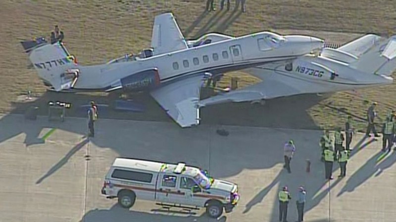 Катастрофа между два самолета на летище в Тексас! Няма пострадали
