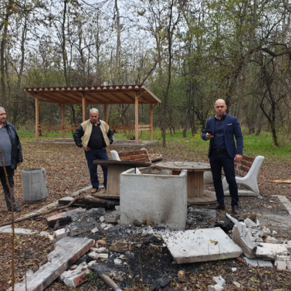 Вегани или вандализъм? Пак разрушиха барбекю в пловдивския парк 