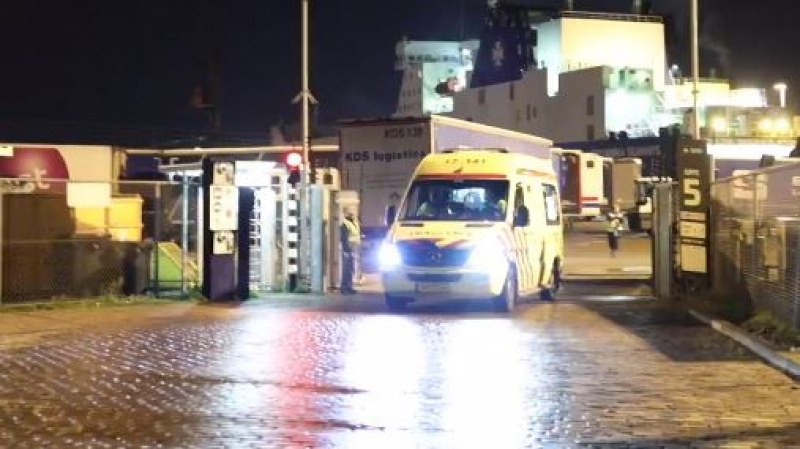 Откриха 25 мигранти в хладилен контейнер, пътували за Великобритания