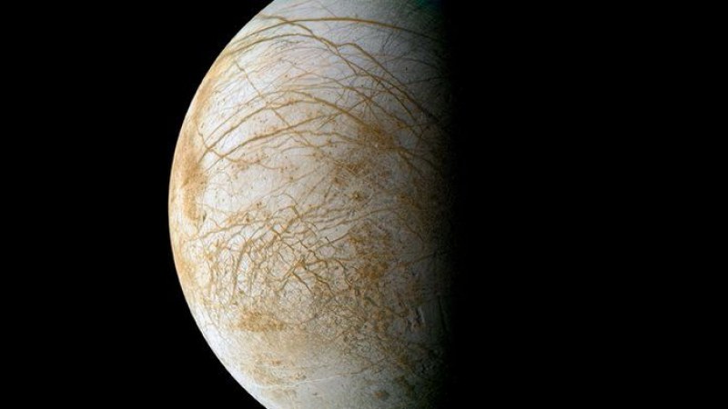 Пробив: Откриха огромно количество вода в спътник на Юпитер