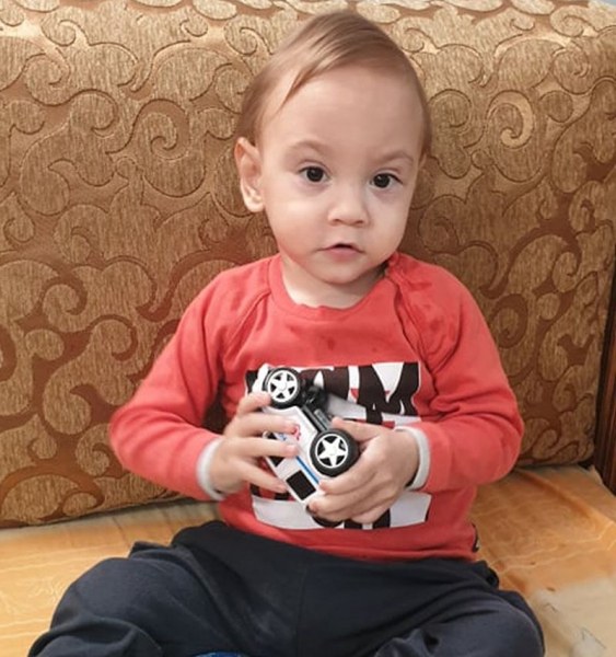 Един различен зов за помощ! Родителите на Дани, който се роди 800 г, имат нужда от нас!
