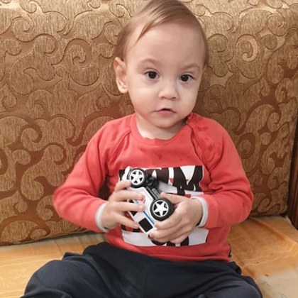 Един различен зов за помощ! Родителите на Дани, който се роди 800 г, имат нужда от нас!