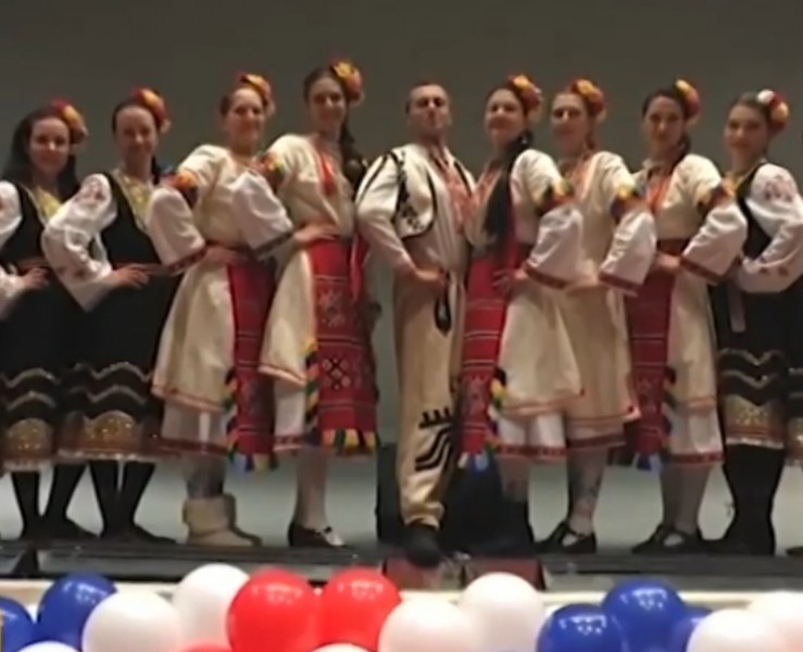 Русия депортира български фолклорен ансамбъл!? Гаф с е-визите им