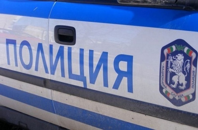 Акция в София: Двама полицаи в ареста! Осигурявали 