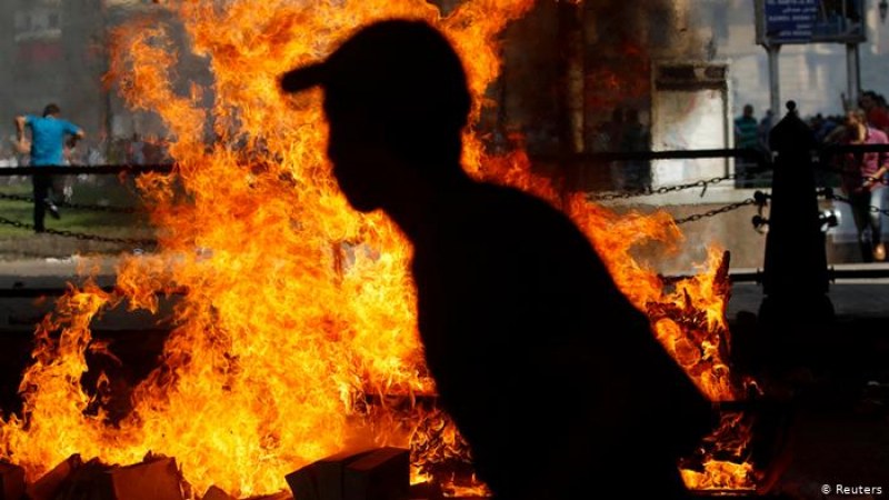 Мъж заля жена си с нафта и я изгори жива! Причината ще ви ужаси...