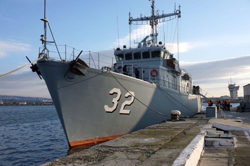 Решено: Купуваме два военни кораба на старо, от Холандия – €2 млн.!