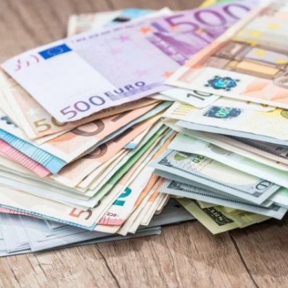 Акция: Спипаха 4-ма с наркотици и 260 хил. фалшиви евро в Софийско