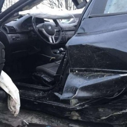 Баща обърна BMW-то си след бясна скорост на завой, рани дъщеря си!