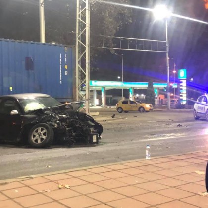 Камион отнел предимството при катастрофата в Пловдив, двама са ранени!