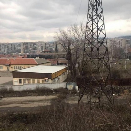 11-годишно дете бе ударено от волтова дъга в Казанлък, с изгаряния е!  СНИМКИ