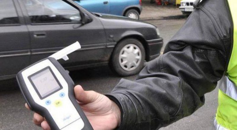 51-годишна счупи дрегера - яко натряскана, но пък зад волана!