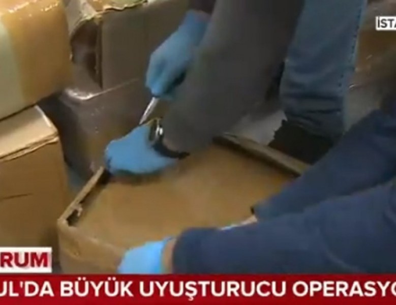 Рекордно количество дрога заловиха на летище в Турция!