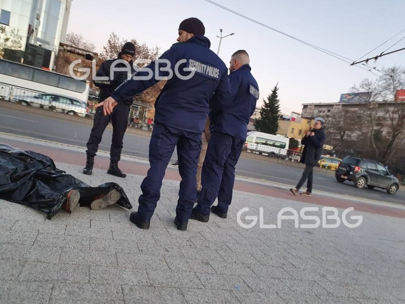 Труп на мъж, покрит с чувал, пред Тримонциум! Полиция е на мястото СНИМКИ