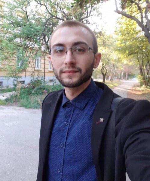 Николай изчезна вдън земя! Виждали ли сте го?  СНИМКИ
