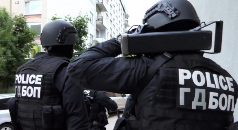 Удар на ГДБОП! 9 трафиканти на дрога бяха закопчани във Варна