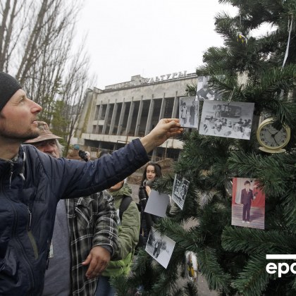 За пръв път след трагедията в Чернобил: Елха грейна в призрачния Припят!