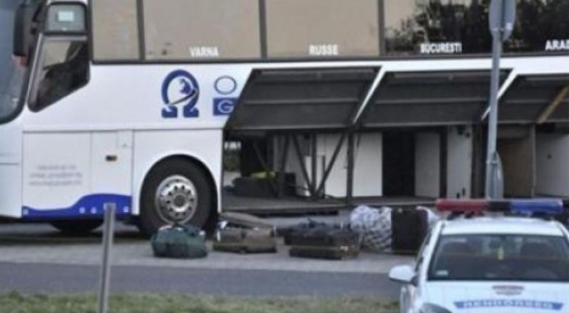 Бомба в атобус затвори КПП на словенско-хърватската граница