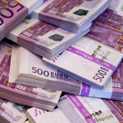 Израелец и турчин дойдоха в България с хиляди евро, "забравиха" да ги декларират